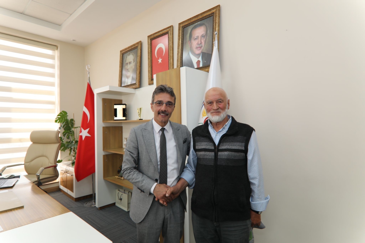 Göreve başlayan Erenler Belediye Başkanı Şenol Dinç’e toplumun her kesiminden hayırlı olsun ziyaretleri sürüyor.