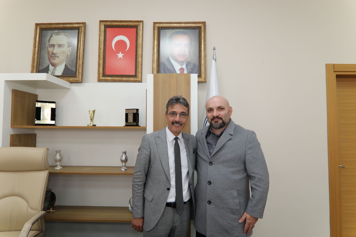 Göreve başlayan Erenler Belediye Başkanı Şenol Dinç’e toplumun her kesiminden hayırlı olsun ziyaretleri sürüyor.