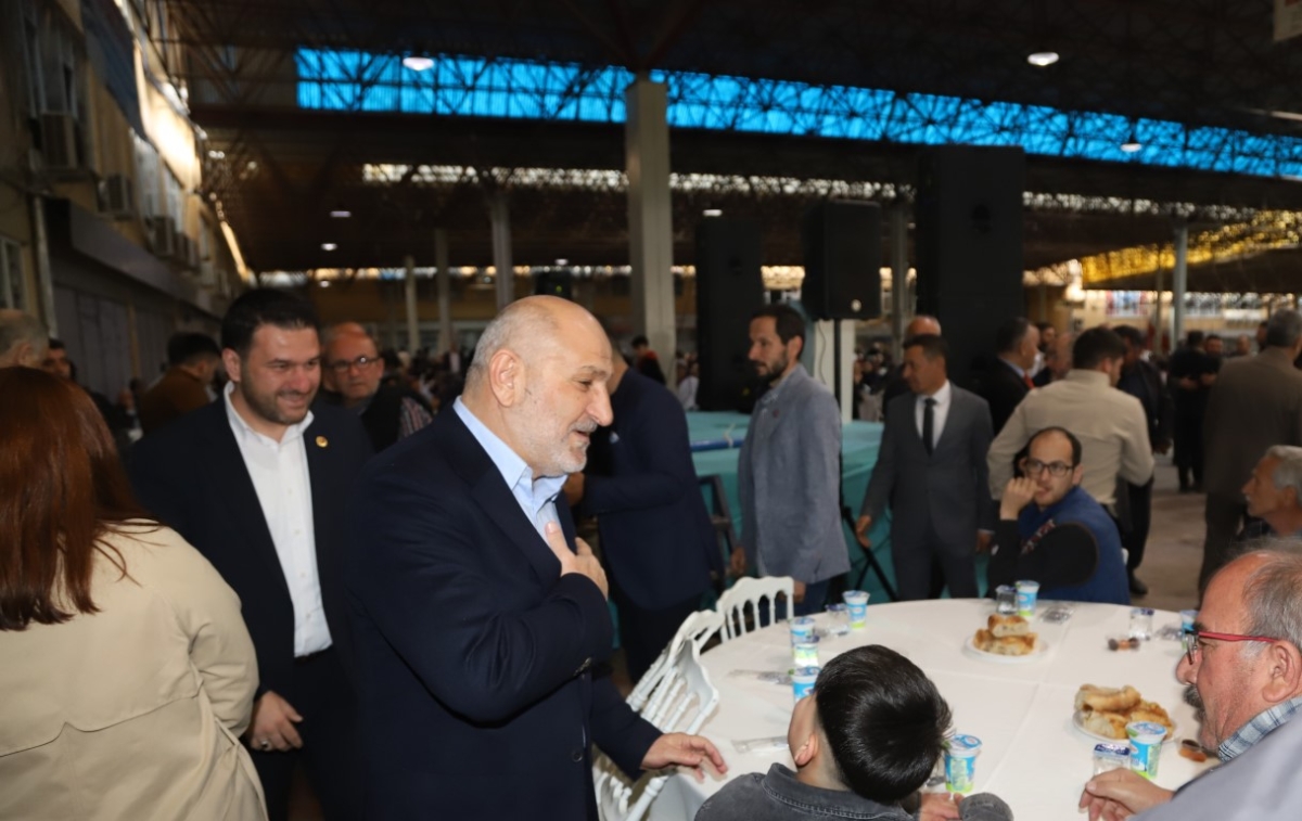 BİNLERCE HENDEK’Lİ KARDEŞLİK İFTARINDA BULUŞTU ( GECENİN ÖNE ÇIKAN FOTOĞRAFLARI )