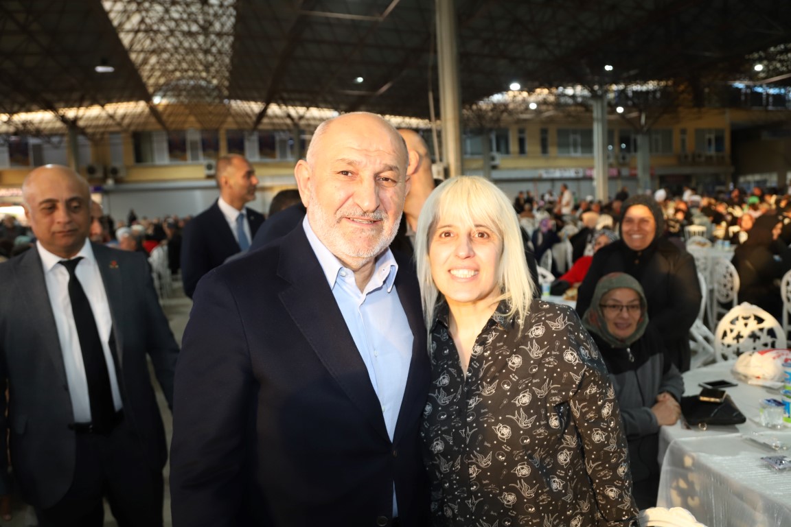 BİNLERCE HENDEK’Lİ KARDEŞLİK İFTARINDA BULUŞTU ( GECENİN ÖNE ÇIKAN FOTOĞRAFLARI )