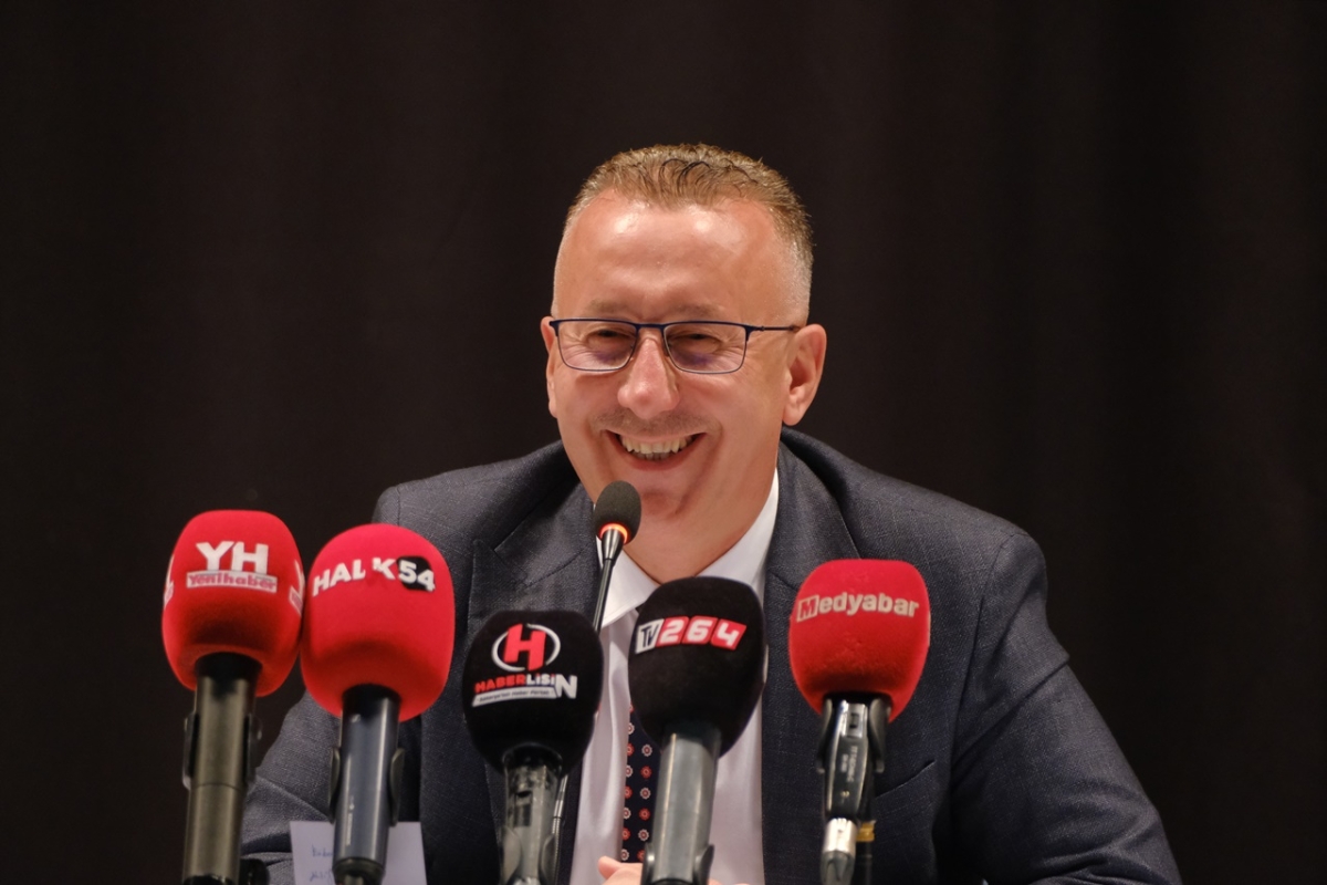 Adapazarı’nda Yeni Dönemin İlk Meclisi Yapıldı ( GÜNÜN ÖNE ÇIKAN FOTOĞRAFLARI )