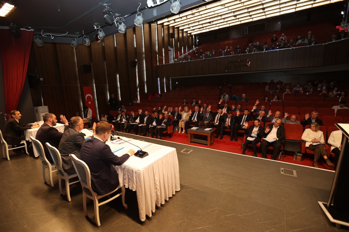 Adapazarı’nda Yeni Dönemin İlk Meclisi Yapıldı ( GÜNÜN ÖNE ÇIKAN FOTOĞRAFLARI )