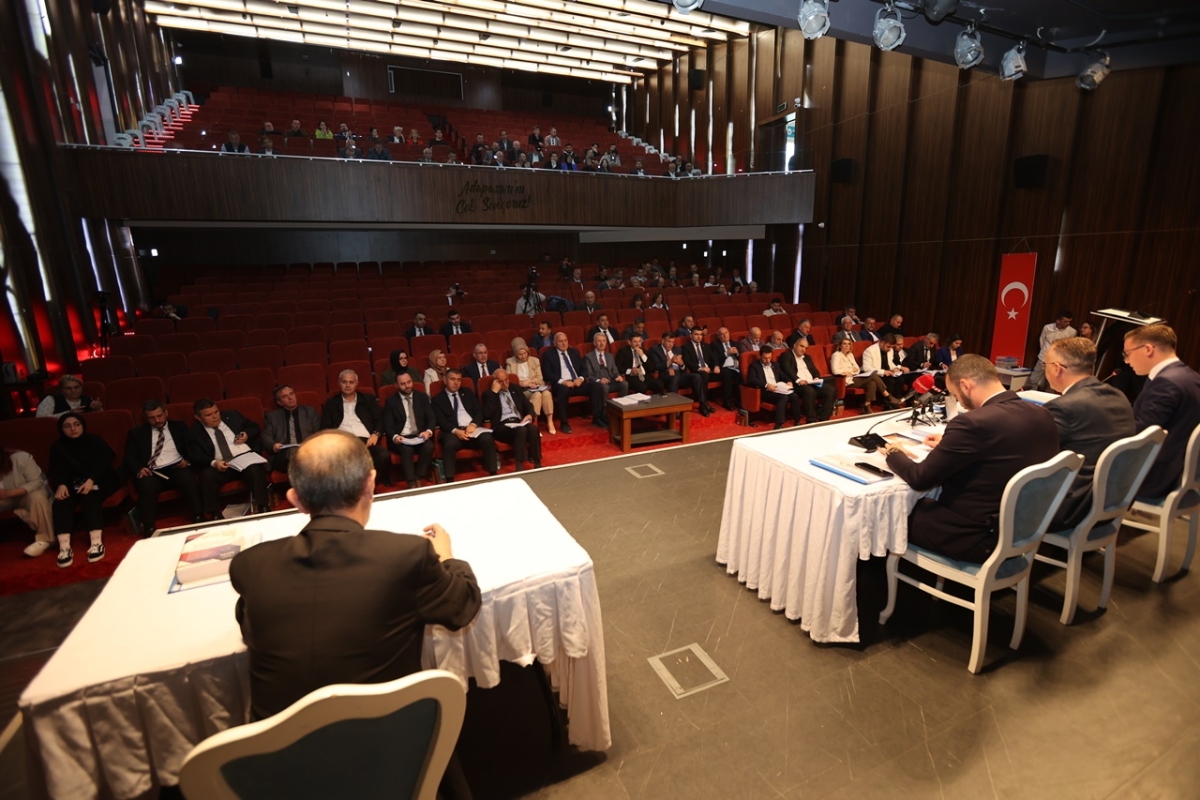 Adapazarı’nda Yeni Dönemin İlk Meclisi Yapıldı ( GÜNÜN ÖNE ÇIKAN FOTOĞRAFLARI )