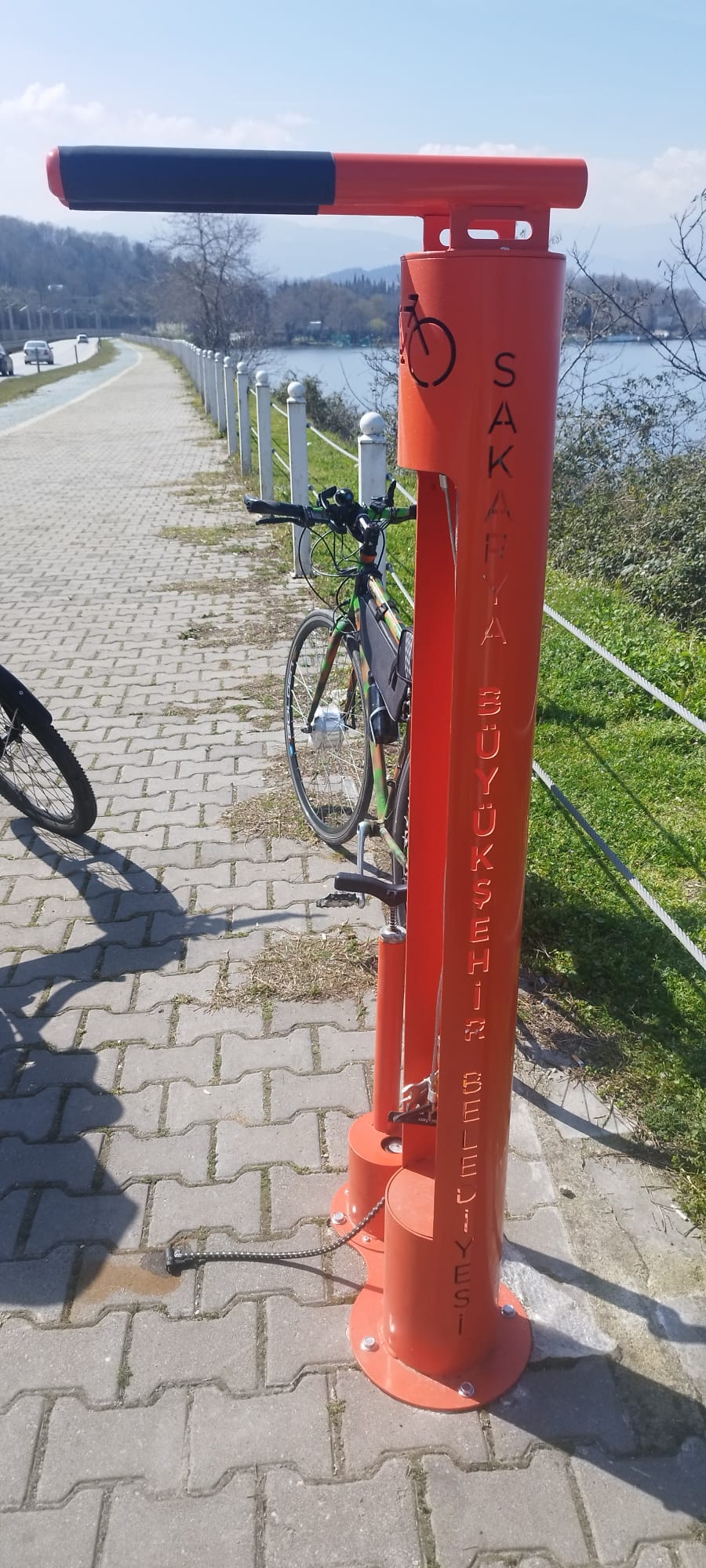 Sakarya Büyükşehir Belediyesi Bisiklet Tamir İstasyonu Sayısını Artırdı (TEŞEKKÜRLER SBB ) Sakarya'da Bisiklet Tamir İstasyonları sayesinde Bisiklet Severler Yolda Kalmayacak