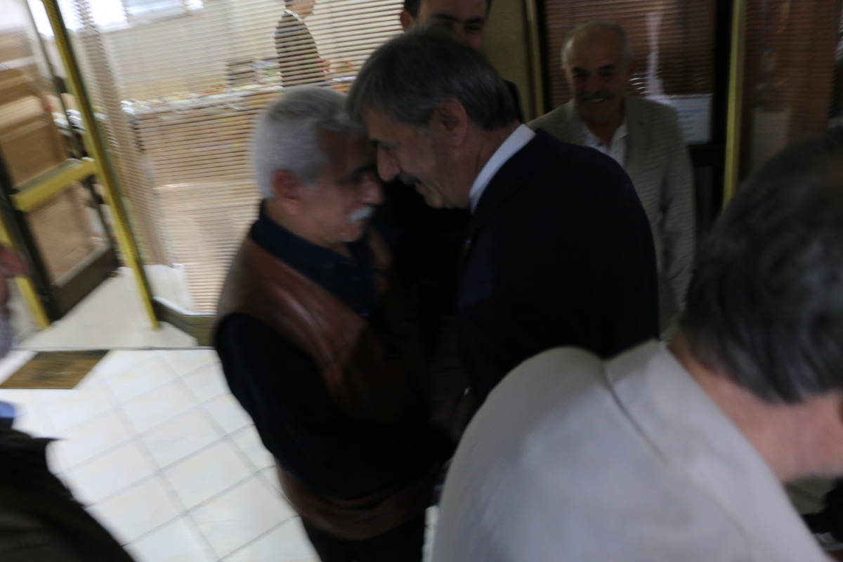 Kars Ardahan Iğdır derneği hemşeri dernekleri Başkan Yusuf Alemdar ile Kahvaltı da bir araya geldi