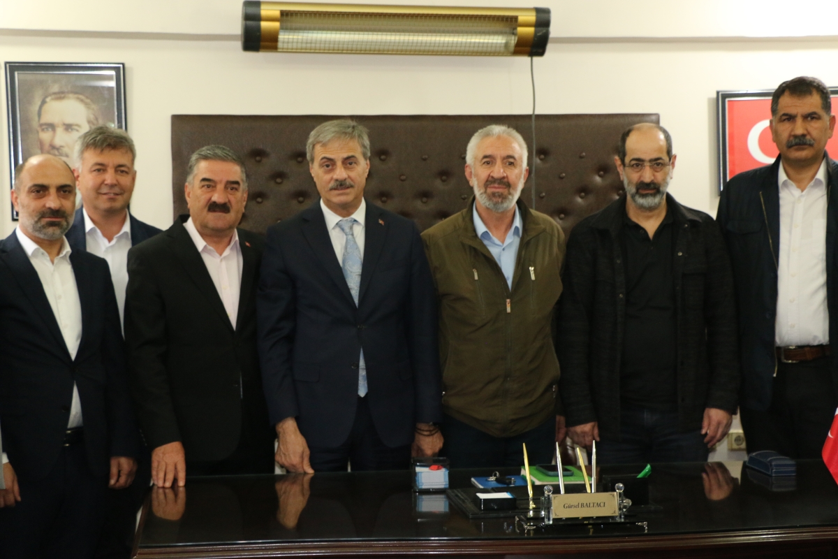 Kars Ardahan Iğdır derneği hemşeri dernekleri Başkan Yusuf Alemdar ile Kahvaltı da bir araya geldi