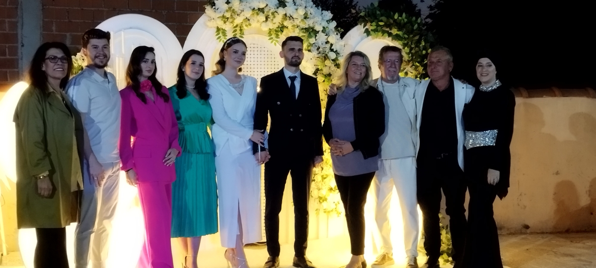 Kuvayi Ve Mücahitler Derneği Başkanı Nihat Sakallı'nın Torunu Zeynep & Enes Karaca 'ile Sözlendi   #söz #nişan #instagram #düğün ( GECENİN ÖNE ÇIKAN FOTOĞRAFLARI )