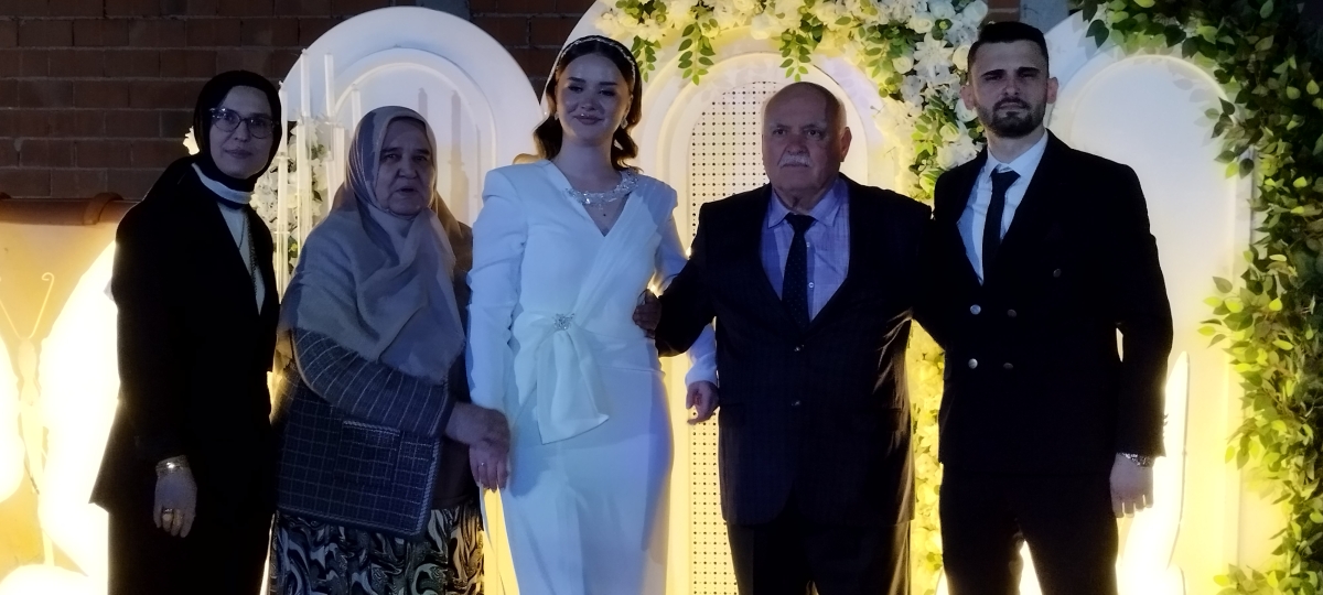 Kuvayi Ve Mücahitler Derneği Başkanı Nihat Sakallı'nın Torunu Zeynep & Enes Karaca 'ile Sözlendi   #söz #nişan #instagram #düğün ( GECENİN ÖNE ÇIKAN FOTOĞRAFLARI )