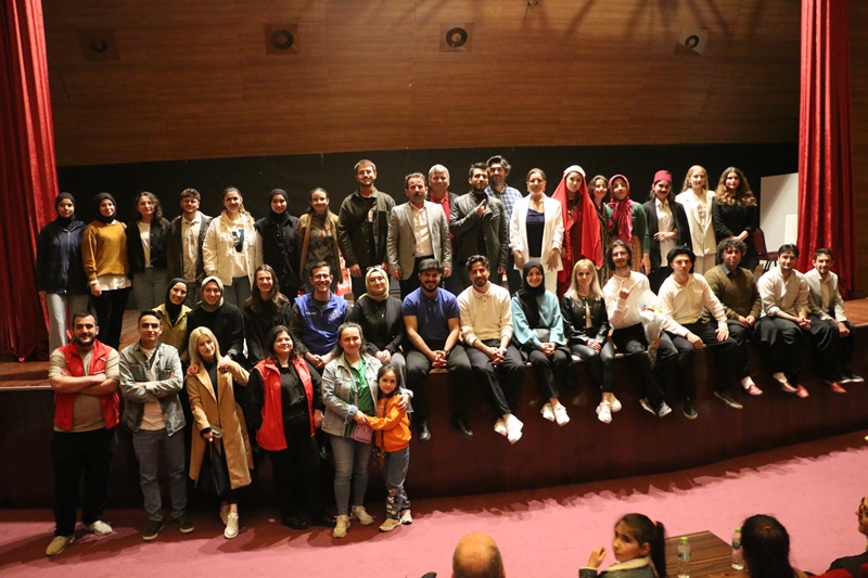 Sakarya Gençlik Merkezi Tiyatro Ekibi Tam Not Aldı