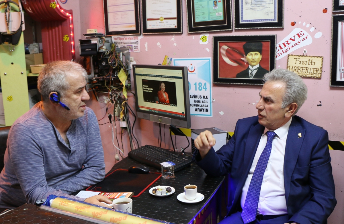 Vatan Ve Hürriyet Derneği Genel Başkanı Yaşar Dursun Fısıltı Haberleri Genel Yayın Yönetmeni Sabahattin Birinci 'yi Ziyaret Etti. İŞTE GÜNÜN ÖNE ÇIKAN FOTOĞRAFLARI..