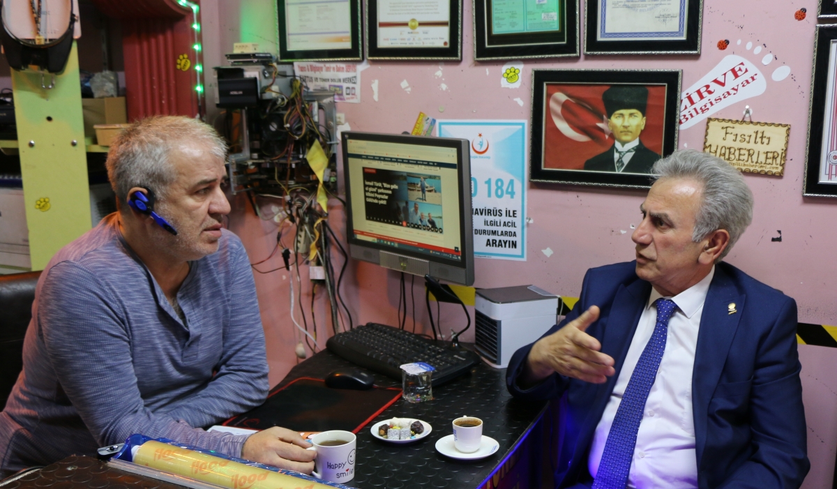 Vatan Ve Hürriyet Derneği Genel Başkanı Yaşar Dursun Fısıltı Haberleri Genel Yayın Yönetmeni Sabahattin Birinci 'yi Ziyaret Etti. İŞTE GÜNÜN ÖNE ÇIKAN FOTOĞRAFLARI..