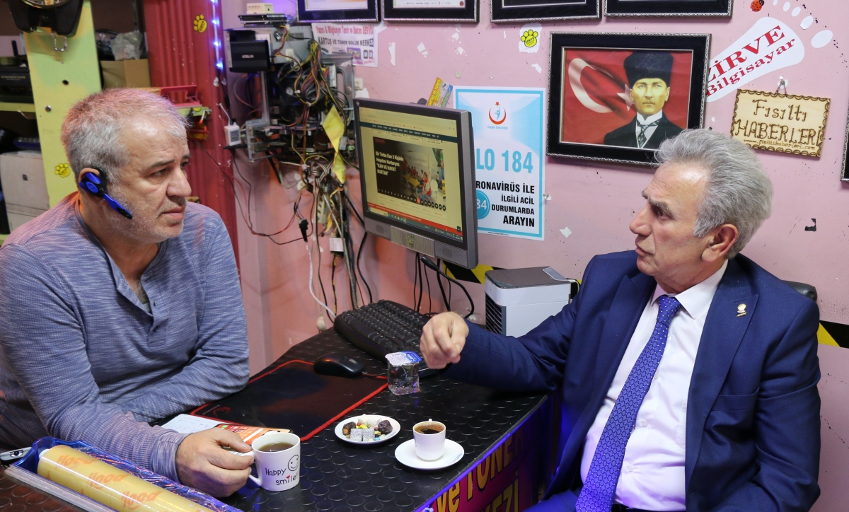 Vatan Ve Hürriyet Derneği Genel Başkanı Yaşar Dursun Fısıltı Haberleri Genel Yayın Yönetmeni Sabahattin Birinci 'yi Ziyaret Etti. İŞTE GÜNÜN ÖNE ÇIKAN FOTOĞRAFLARI..
