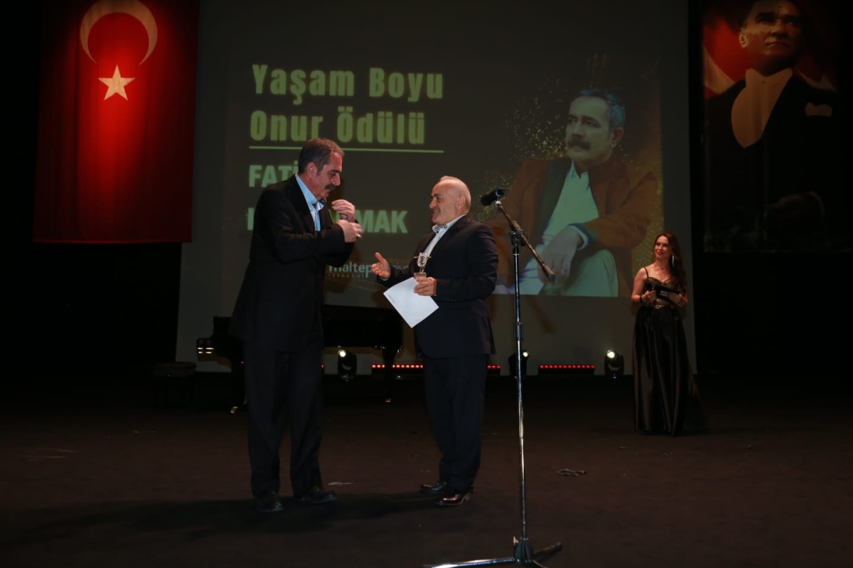 Müzik Onaır Medya ve Sanat Ödülleri Maltepe Üniversitesi Kültür Merkezi Vedat Çakırca Konferans salonunda sahiplerini buldu! ( İŞTE GÜNÜN ÖNE ÇIKAN FOTOĞRAFLARI )