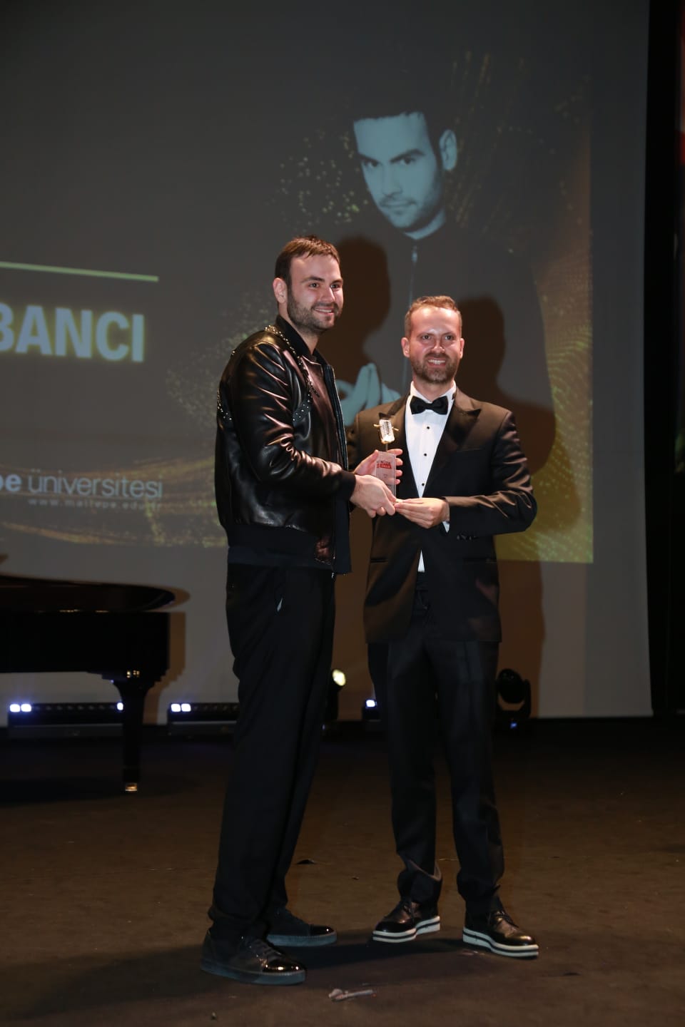 Müzik Onaır Medya ve Sanat Ödülleri Maltepe Üniversitesi Kültür Merkezi Vedat Çakırca Konferans salonunda sahiplerini buldu! ( İŞTE GÜNÜN ÖNE ÇIKAN FOTOĞRAFLARI )