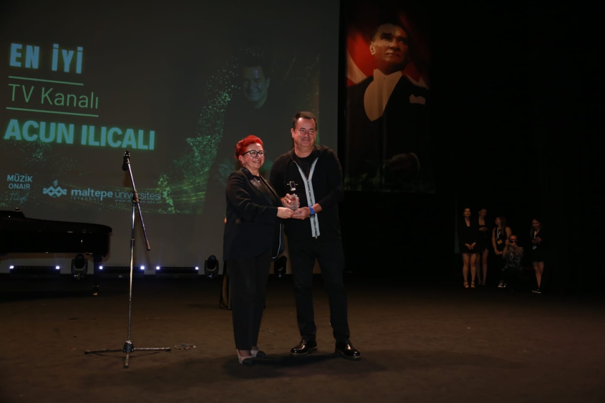 Müzik Onaır Medya ve Sanat Ödülleri Maltepe Üniversitesi Kültür Merkezi Vedat Çakırca Konferans salonunda sahiplerini buldu! ( İŞTE GÜNÜN ÖNE ÇIKAN FOTOĞRAFLARI )