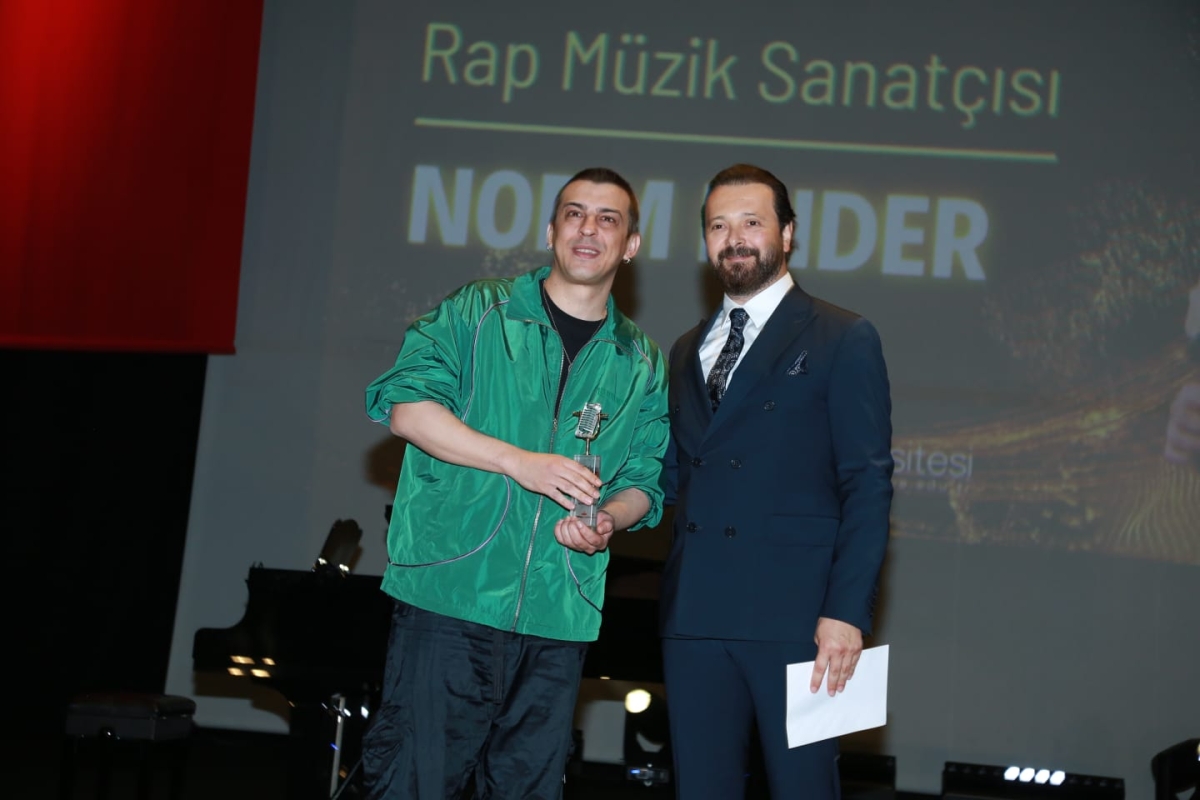 Müzik Onaır Medya ve Sanat Ödülleri Maltepe Üniversitesi Kültür Merkezi Vedat Çakırca Konferans salonunda sahiplerini buldu! ( İŞTE GÜNÜN ÖNE ÇIKAN FOTOĞRAFLARI )