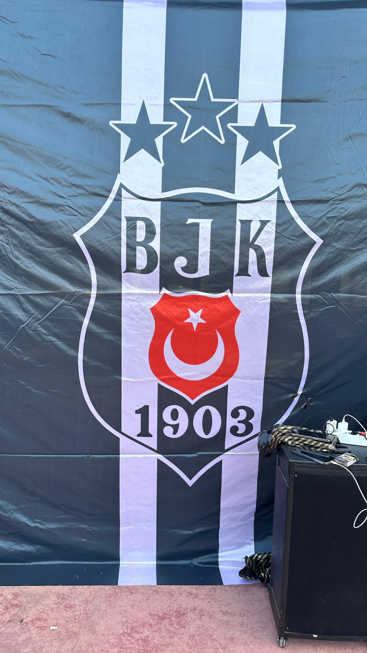 Sakaryada besiktaslilar bulustu sakaryada ( İŞTE GÜNÜN ÖNE ÇIKAN FOTOĞRAFLARI )