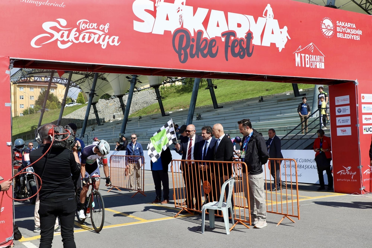 Sakarya Bike Fest'te yarışlar, Tour Of Sakarya'nın sıralama turlarıyla başladı. ( GÜNÜN ÖNE ÇIKAN FOTOĞRAFLARI )