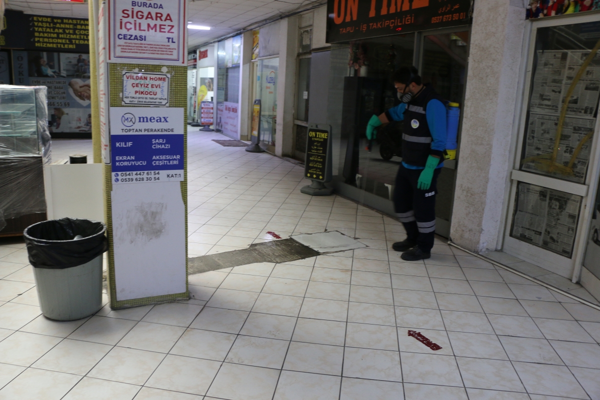 Sakarya Büyükşehir Belediyesi’nden Tam Donanımlı İlaçlama Hizmeti Her Yerde... İnsan ve çevre sağlığını tehdit eden haşerelerle özellikle larva döneminde savaşarak, zararlı canlıların üremesinin önüne geçen SBB Belediyesi eki
