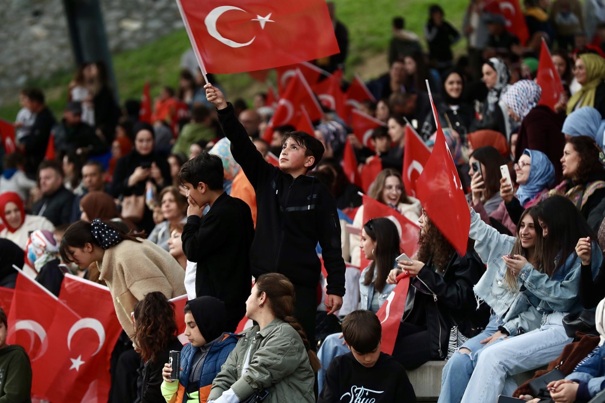 Sakarya'da Bayramda önce yarış sonra konser coşkusu: Yüzlerce sporsever vadiyi ay-yıldızla süsledi, Bayramda önce yarış sonra konser coşkusu: Yüzlerce sporsever vadiyi ay-yıldızla süsledi, ( İŞTE GÜNÜN ÖNE ÇIKAN FOTOĞRAFLARI
