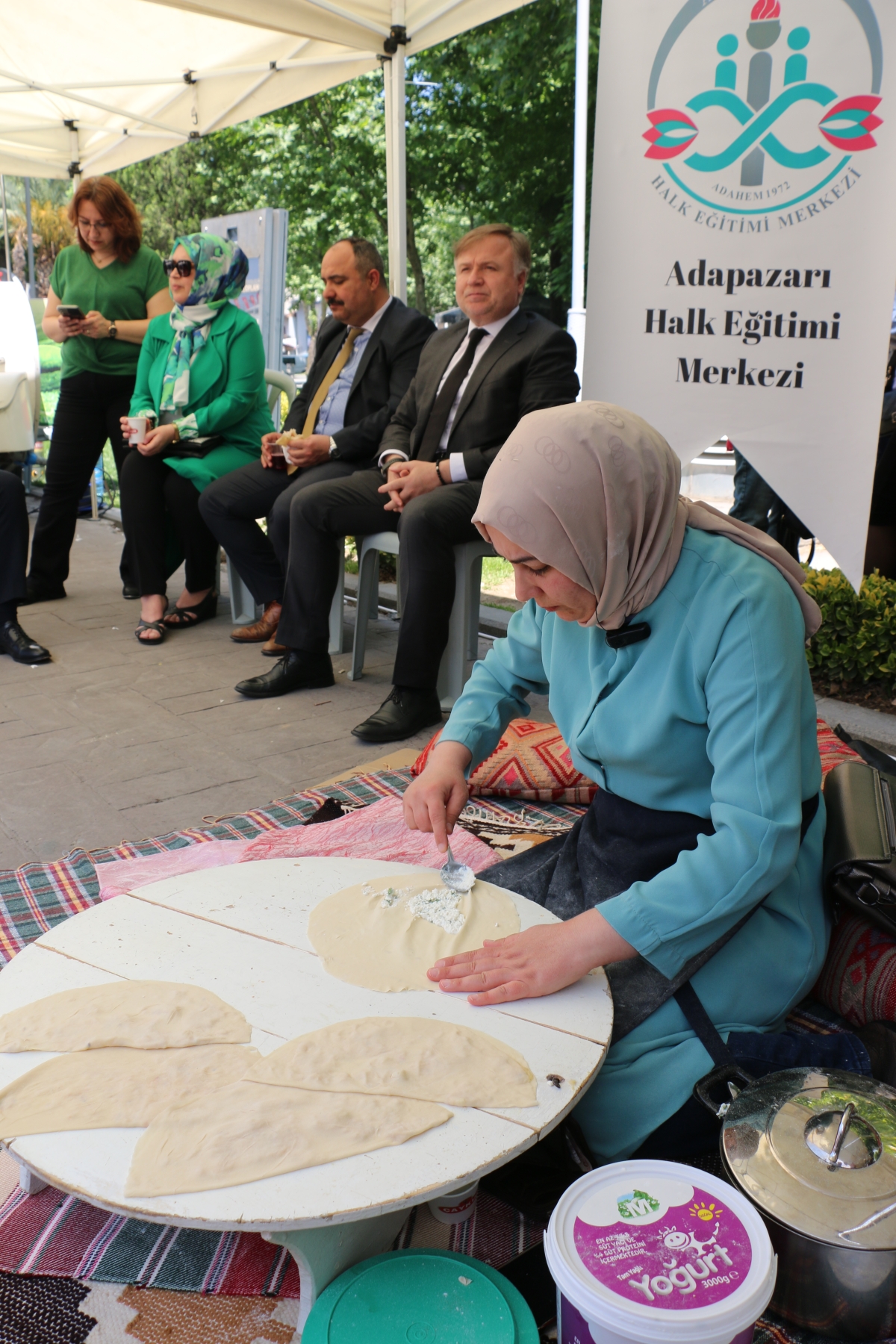 Sakarya İli Yöresel Lezzetlerimiz ve Coğrafi İşaretli Ürünlerimizin Tanıtımı programı AKM önünde gerçekleşti, Programda, Sakarya Ticaret ve Sanayi Odası ile Tüm Restoran ve Turizmciler Derneği Sakarya Şube Başkanlığınca dartı