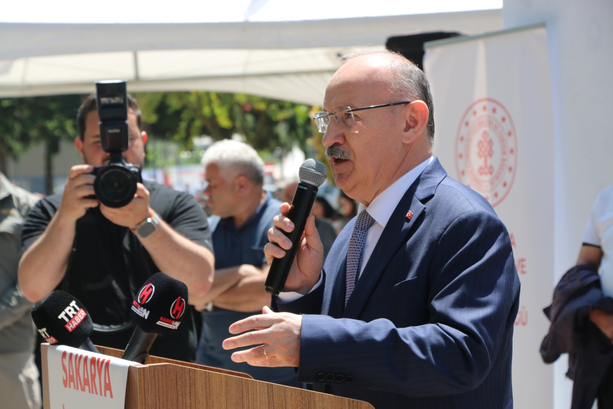 Sakarya İli Yöresel Lezzetlerimiz ve Coğrafi İşaretli Ürünlerimizin Tanıtımı programı AKM önünde gerçekleşti, Programda, Sakarya Ticaret ve Sanayi Odası ile Tüm Restoran ve Turizmciler Derneği Sakarya Şube Başkanlığınca dartı
