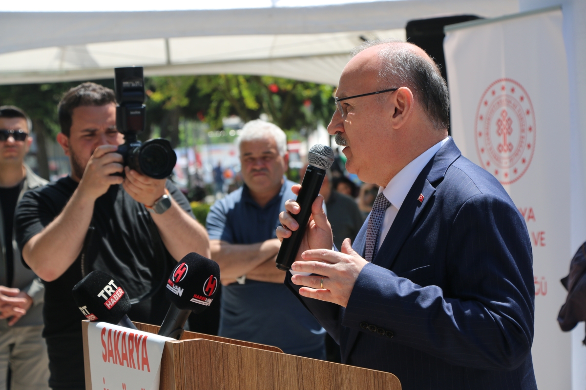 Sakarya İli Yöresel Lezzetlerimiz ve Coğrafi İşaretli Ürünlerimizin Tanıtımı programı AKM önünde gerçekleşti, Programda, Sakarya Ticaret ve Sanayi Odası ile Tüm Restoran ve Turizmciler Derneği Sakarya Şube Başkanlığınca dartı