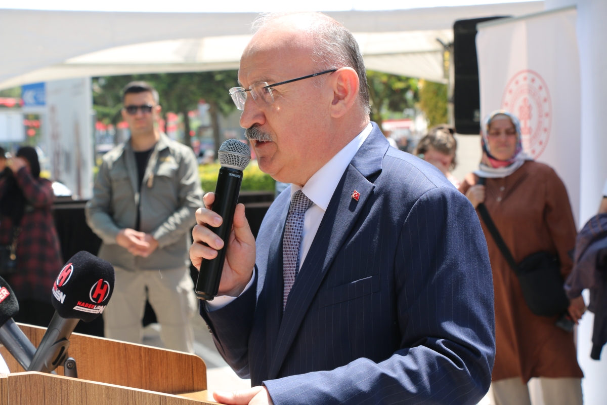 Sakarya İli Yöresel Lezzetlerimiz ve Coğrafi İşaretli Ürünlerimizin Tanıtımı programı AKM önünde gerçekleşti, Programda, Sakarya Ticaret ve Sanayi Odası ile Tüm Restoran ve Turizmciler Derneği Sakarya Şube Başkanlığınca dartı
