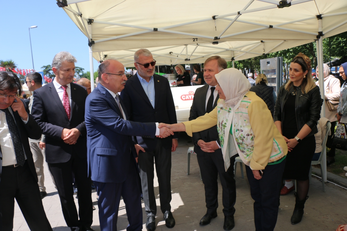 Sakarya İli Yöresel Lezzetlerimiz ve Coğrafi İşaretli Ürünlerimizin Tanıtımı programı AKM önünde gerçekleşti, Programda, Sakarya Ticaret ve Sanayi Odası ile Tüm Restoran ve Turizmciler Derneği Sakarya Şube Başkanlığınca dartı
