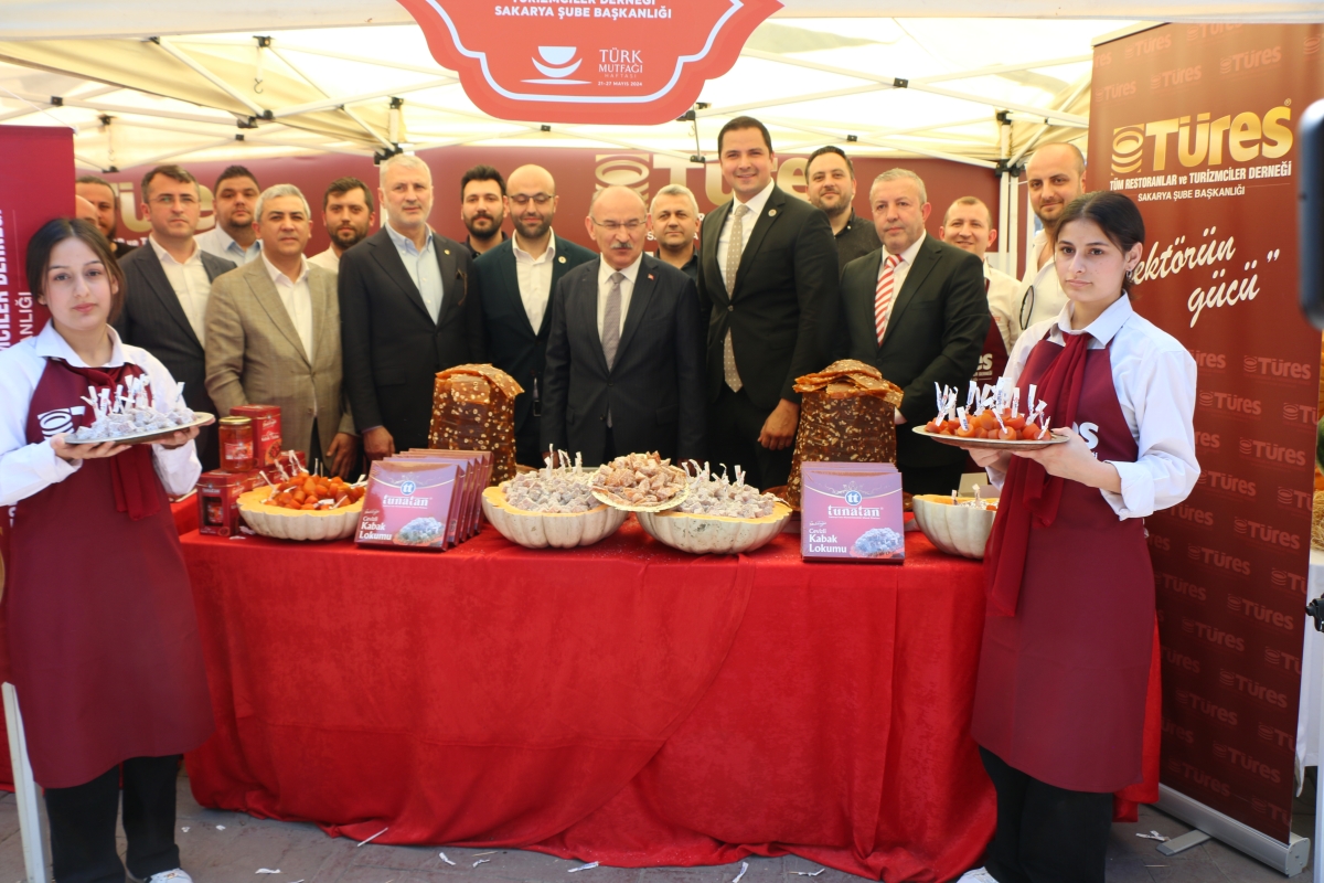 Sakarya İli Yöresel Lezzetlerimiz ve Coğrafi İşaretli Ürünlerimizin Tanıtımı programı AKM önünde gerçekleşti, Programda, Sakarya Ticaret ve Sanayi Odası ile Tüm Restoran ve Turizmciler Derneği Sakarya Şube Başkanlığınca dartı