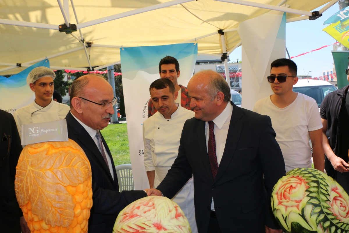 Sakarya İli Yöresel Lezzetlerimiz ve Coğrafi İşaretli Ürünlerimizin Tanıtımı programı AKM önünde gerçekleşti, Programda, Sakarya Ticaret ve Sanayi Odası ile Tüm Restoran ve Turizmciler Derneği Sakarya Şube Başkanlığınca dartı