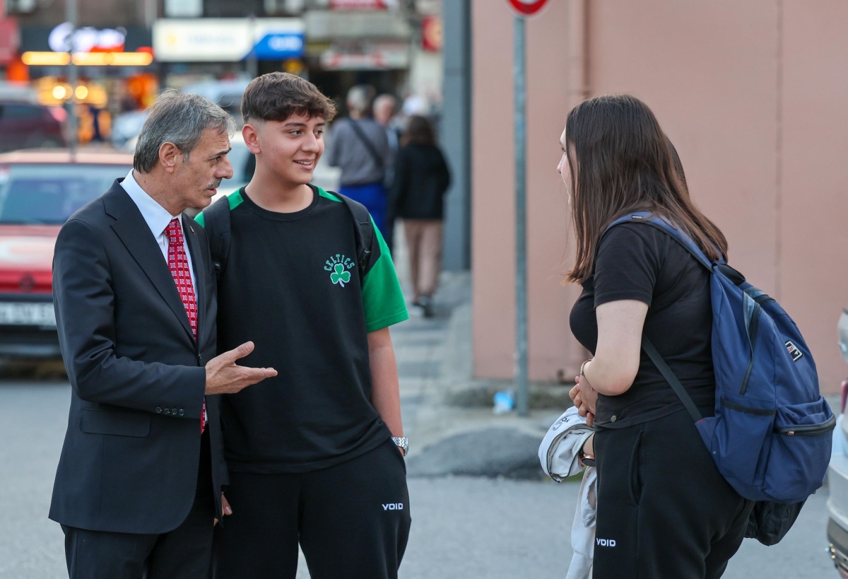 Sakarya Büyükşehir Belediyesi Başkanı Yusuf Alemdar, söz vermişti uygulama başlıyor “Vatandaş Meclisi hemşehrilerimizin gür sesi olacak” ( İŞTE HALKI İLE EL ELE İÇ İÇE FOTOĞRAFLARI )
