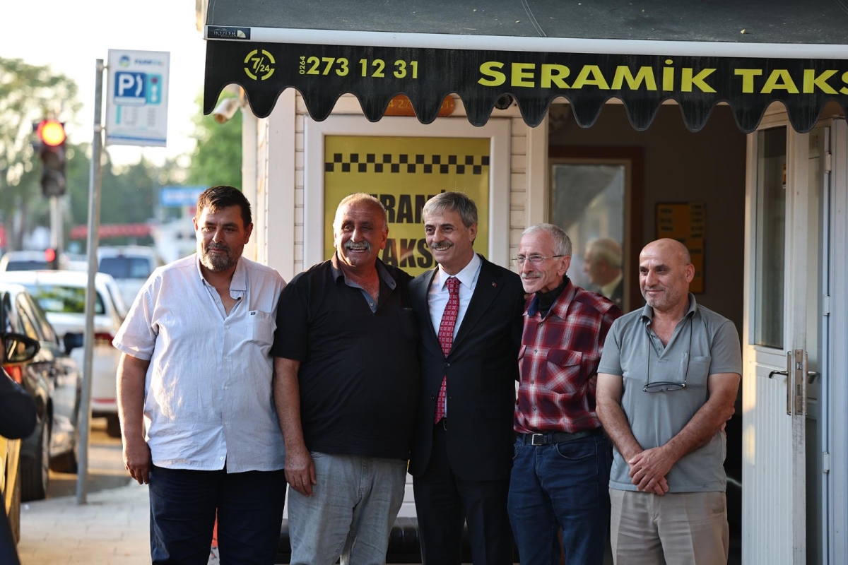 Sakarya Büyükşehir Belediyesi Başkanı Yusuf Alemdar, söz vermişti uygulama başlıyor “Vatandaş Meclisi hemşehrilerimizin gür sesi olacak” ( İŞTE HALKI İLE EL ELE İÇ İÇE FOTOĞRAFLARI )