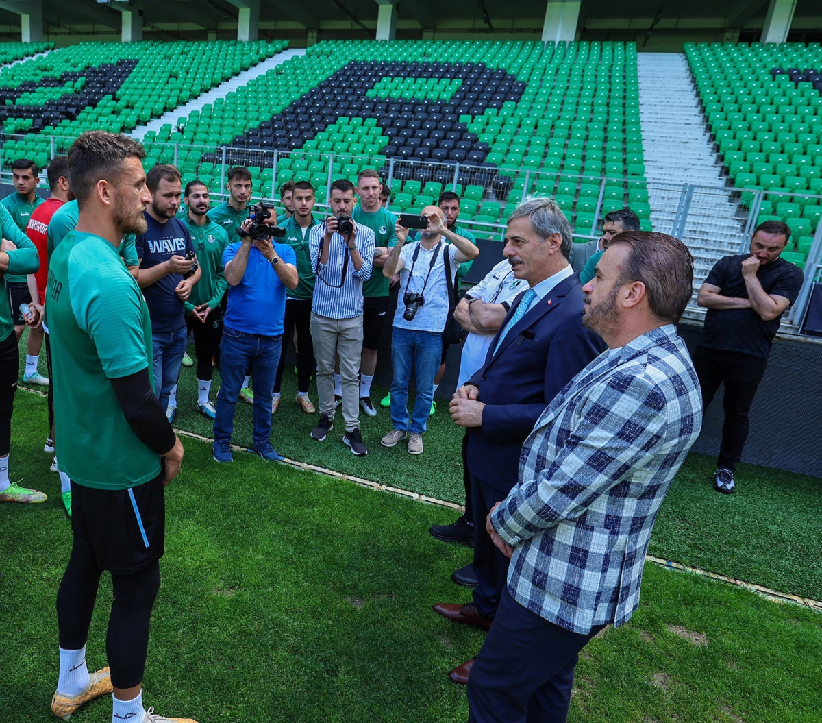 Yusuf Alemdar stadyumdan tüm şehre seslendi: “Gün Sakaryaspor’un etrafında kenetlenme günüdür” Spor Süper Lig ( İŞTE O GÜNÜN FOTOĞRAF KARELERİ )