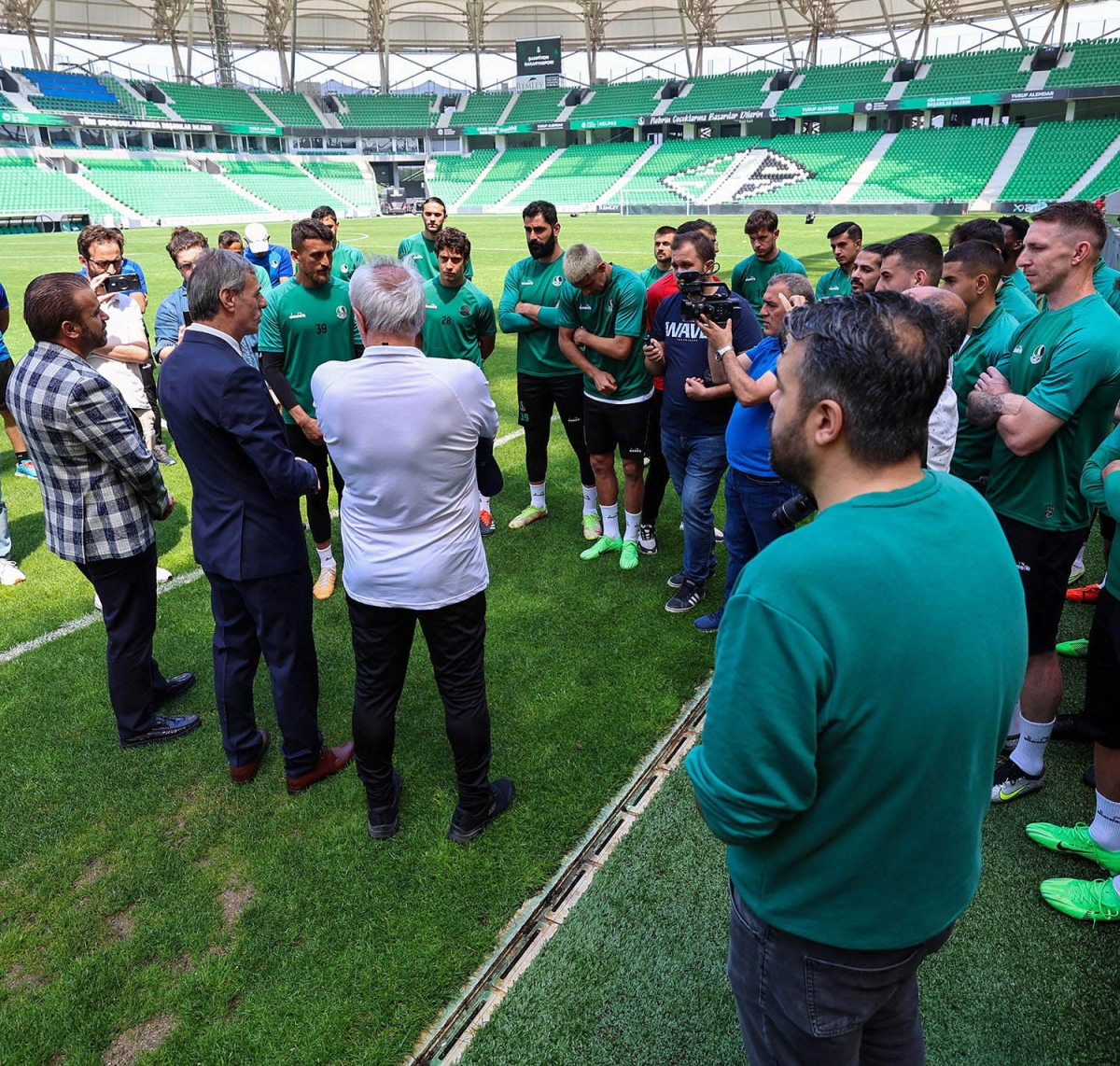 Yusuf Alemdar stadyumdan tüm şehre seslendi: “Gün Sakaryaspor’un etrafında kenetlenme günüdür” Spor Süper Lig ( İŞTE O GÜNÜN FOTOĞRAF KARELERİ )