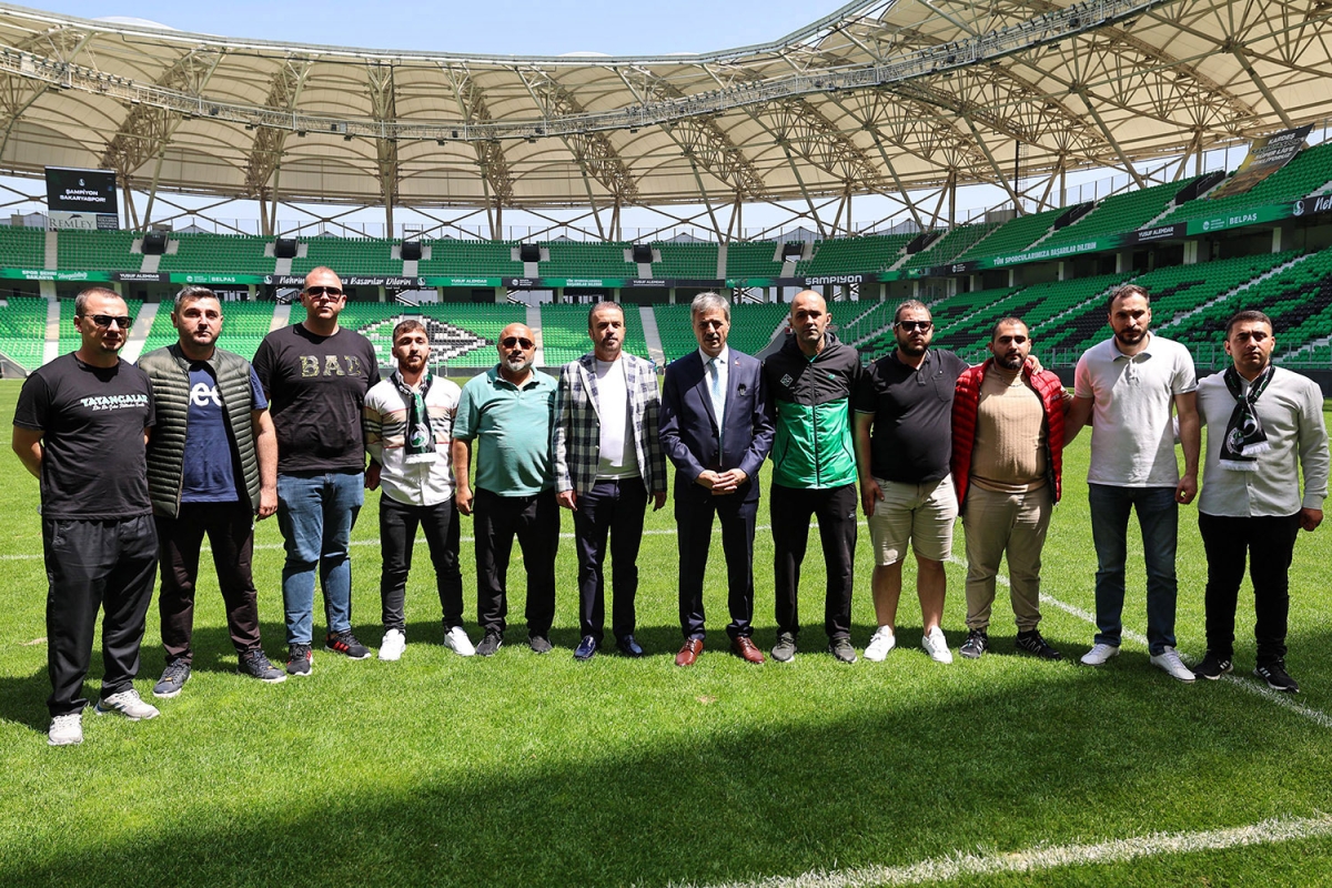 Yusuf Alemdar stadyumdan tüm şehre seslendi: “Gün Sakaryaspor’un etrafında kenetlenme günüdür” Spor Süper Lig ( İŞTE O GÜNÜN FOTOĞRAF KARELERİ )