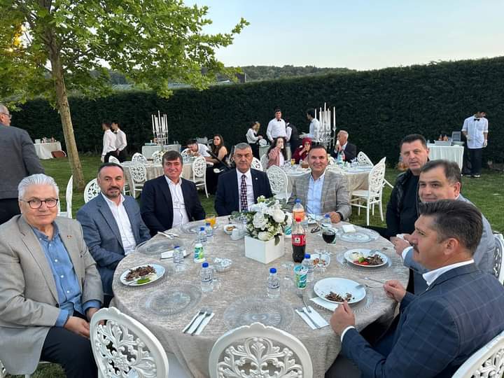 Akçalı ve Gül Ailelerinin Mutlu Günü, Akçalı Tarım’ın sahibi İbrahim Akçalı’nın oğlu Eren ile gıda sektöründe faaliyet gösteren Nesrin-Çetin Gül çiftinin kızları İrem, Altıngüneş Garden Park’ta düzenlenen düğün cemiyetiyle dü