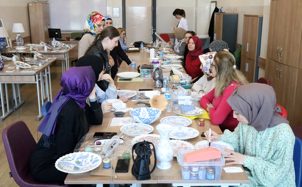 Büyükşehir SAMEK’in el emeği göz nuru eserleri görücüye çıkıyor ( İŞTE EL EMEĞİ, GÖZ NURU ÜRÜNLERİN FOTOĞRAFLARI )