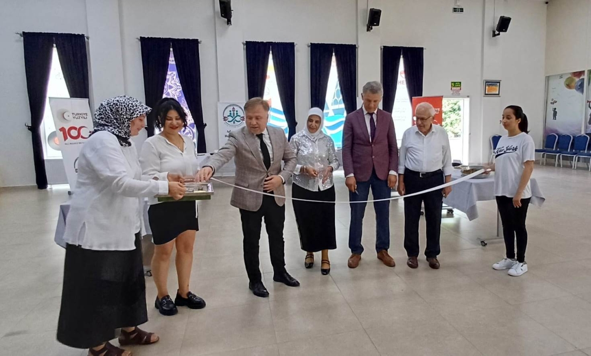 Gülsen YILDIZ Gastronomi ve Mutfak Sanatlarında olduğu Gibi TÖRELİ AŞ yemeklerinde de Sakarya'da Bir İlke İmza Attı Sakarya'da Adapazarı Halk Eğitim Merkezinde Töreli Aş Yemek Sergisi Düzenledi