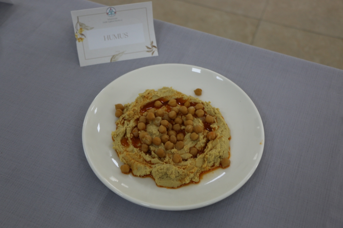 Gülsen YILDIZ Gastronomi ve Mutfak Sanatlarında olduğu Gibi TÖRELİ AŞ yemeklerinde de Sakarya'da Bir İlke İmza Attı Sakarya'da Adapazarı Halk Eğitim Merkezinde Töreli Aş Yemek Sergisi Düzenledi