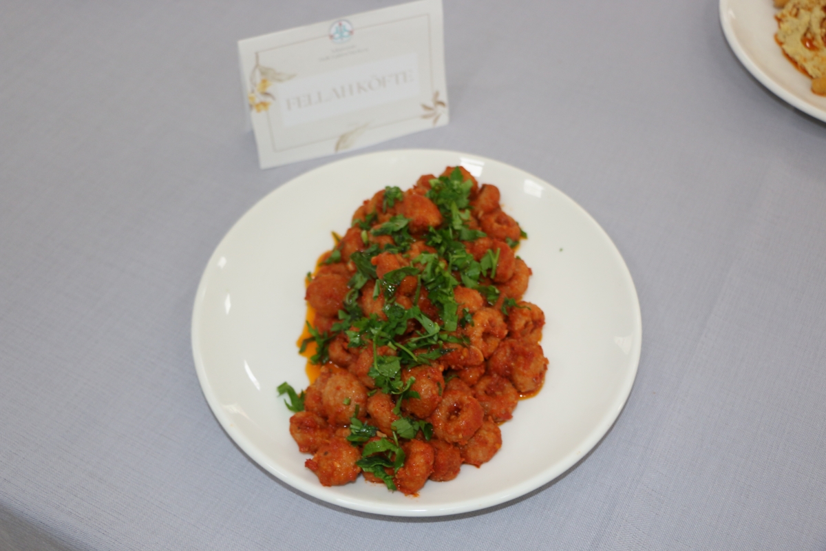 Gülsen YILDIZ Gastronomi ve Mutfak Sanatlarında olduğu Gibi TÖRELİ AŞ yemeklerinde de Sakarya'da Bir İlke İmza Attı Sakarya'da Adapazarı Halk Eğitim Merkezinde Töreli Aş Yemek Sergisi Düzenledi