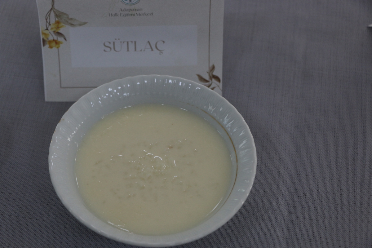 Gülsen YILDIZ Gastronomi ve Mutfak Sanatlarında olduğu Gibi TÖRELİ AŞ yemeklerinde de Sakarya'da Bir İlke İmza Attı Sakarya'da Adapazarı Halk Eğitim Merkezinde Töreli Aş Yemek Sergisi Düzenledi