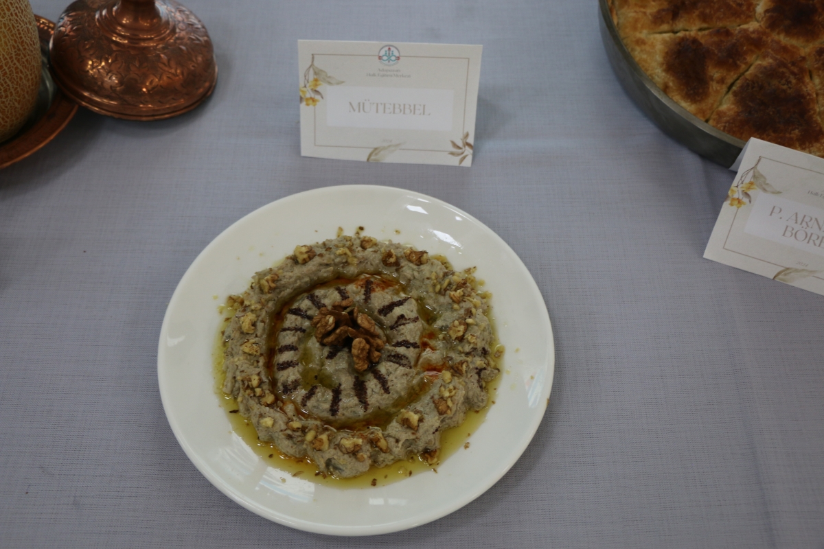 Gülsen YILDIZ Gastronomi ve Mutfak Sanatlarında olduğu Gibi TÖRELİ AŞ yemeklerinde de Sakarya'da Bir İlke İmza Attı Sakarya'da Adapazarı Halk Eğitim Merkezinde Töreli Aş Yemek Sergisi Düzenledi