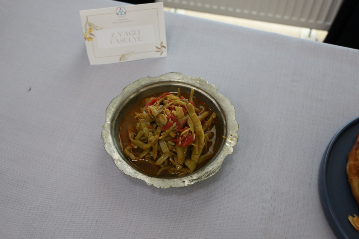 Gülsen YILDIZ Gastronomi ve Mutfak Sanatlarında olduğu Gibi TÖRELİ AŞ yemeklerinde de Sakarya'da Bir İlke İmza Attı Sakarya'da Adapazarı Halk Eğitim Merkezinde Töreli Aş Yemek Sergisi Düzenledi