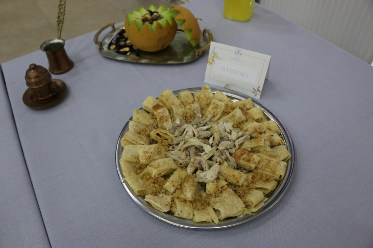 Gülsen YILDIZ Gastronomi ve Mutfak Sanatlarında olduğu Gibi TÖRELİ AŞ yemeklerinde de Sakarya'da Bir İlke İmza Attı Sakarya'da Adapazarı Halk Eğitim Merkezinde Töreli Aş Yemek Sergisi Düzenledi