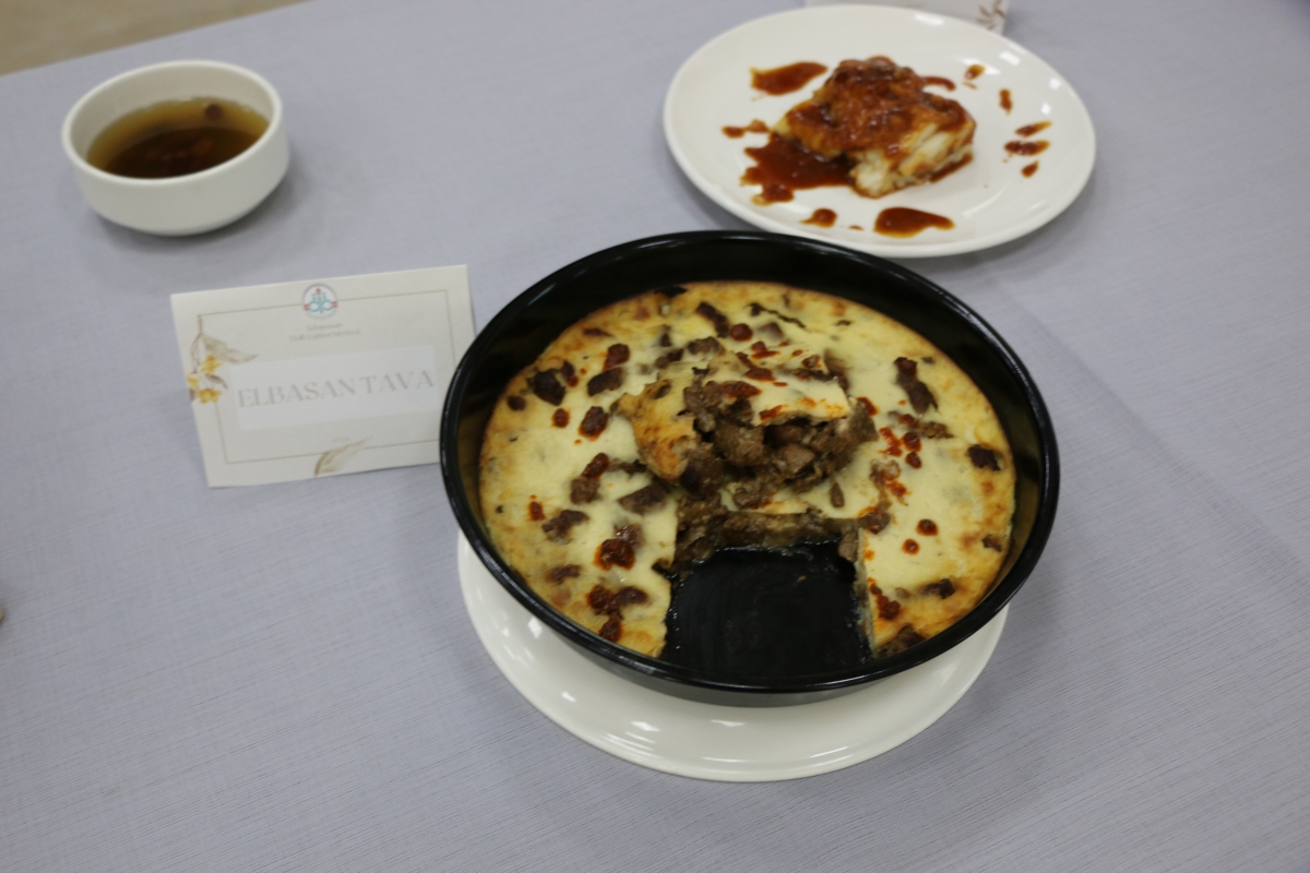 Gülsen YILDIZ Gastronomi ve Mutfak Sanatlarında olduğu Gibi TÖRELİ AŞ yemeklerinde de Sakarya'da Bir İlke İmza Attı Sakarya'da Adapazarı Halk Eğitim Merkezinde Töreli Aş Yemek Sergisi Düzenledi