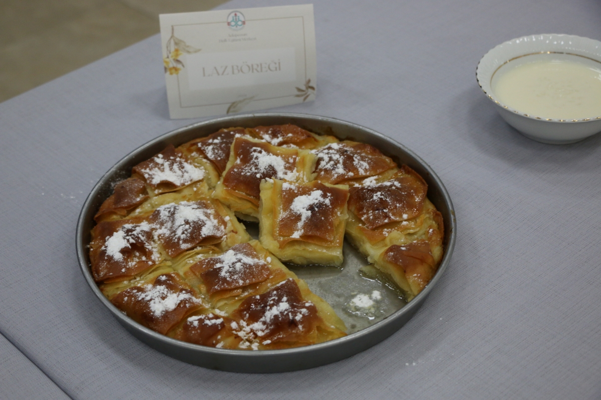 Gülsen YILDIZ Gastronomi ve Mutfak Sanatlarında olduğu Gibi TÖRELİ AŞ yemeklerinde de Sakarya'da Bir İlke İmza Attı Sakarya'da Adapazarı Halk Eğitim Merkezinde Töreli Aş Yemek Sergisi Düzenledi