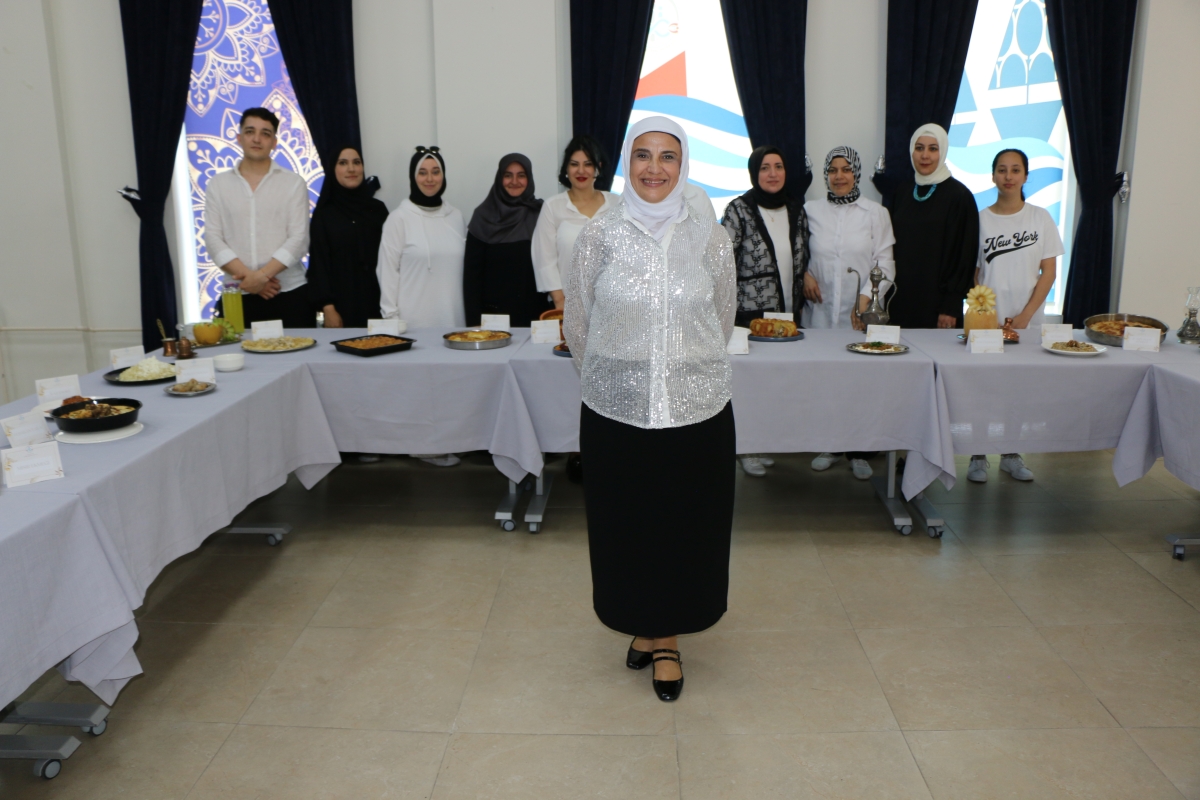 Gülsen YILDIZ Gastronomi ve Mutfak Sanatlarında olduğu Gibi TÖRELİ AŞ yemeklerinde de Sakarya'da Bir İlke İmza Attı Sakarya'da Adapazarı Halk Eğitim Merkezinde Töreli Aş Yemek Sergisi Düzenledi