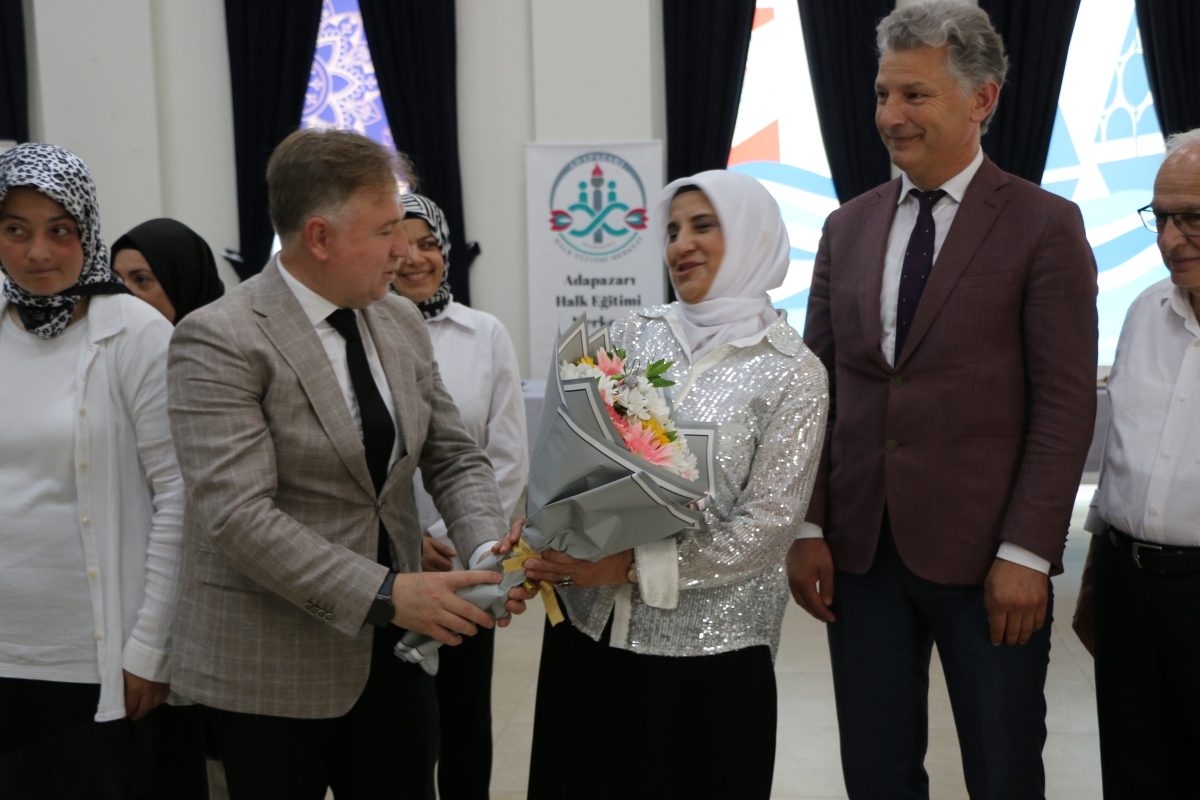 Gülsen YILDIZ Gastronomi ve Mutfak Sanatlarında olduğu Gibi TÖRELİ AŞ yemeklerinde de Sakarya'da Bir İlke İmza Attı Sakarya'da Adapazarı Halk Eğitim Merkezinde Töreli Aş Yemek Sergisi Düzenledi