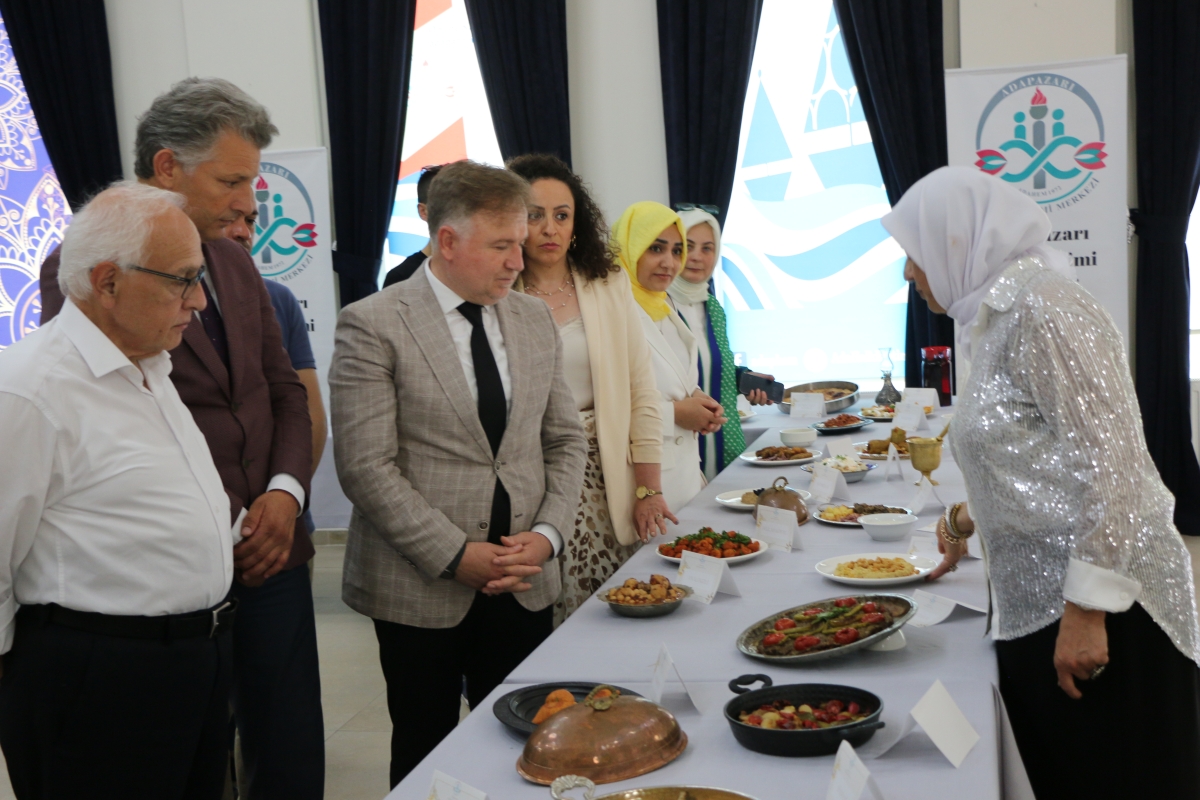 Gülsen YILDIZ Gastronomi ve Mutfak Sanatlarında olduğu Gibi TÖRELİ AŞ yemeklerinde de Sakarya'da Bir İlke İmza Attı Sakarya'da Adapazarı Halk Eğitim Merkezinde Töreli Aş Yemek Sergisi Düzenledi